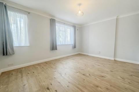 2 bedroom maisonette to rent, Harrow Road, Wembley