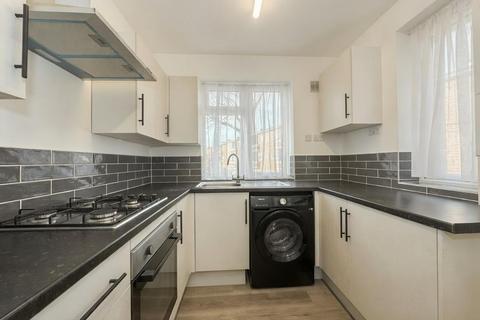 2 bedroom maisonette to rent, Harrow Road, Wembley