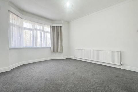 2 bedroom maisonette to rent, Harrow Road, Wembley