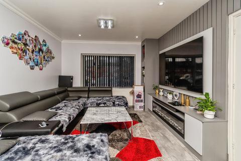 3 bedroom terraced house for sale, Carrington Road, WEDNESBURY