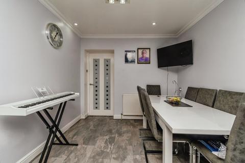 3 bedroom terraced house for sale, Carrington Road, WEDNESBURY