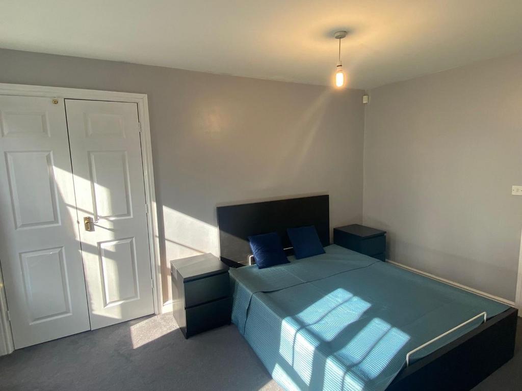 Bedroom 1 2 .jpeg