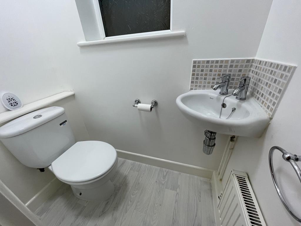 Cloakroom/wc