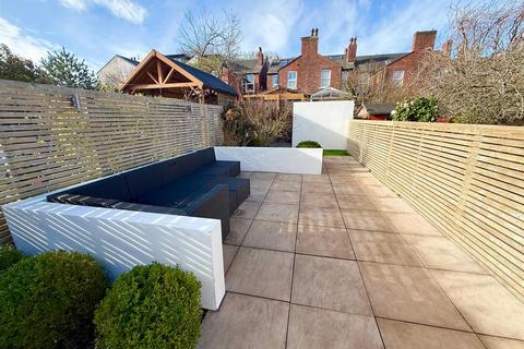 2 bedroom terraced house for sale, Peel Street, Macclesfield