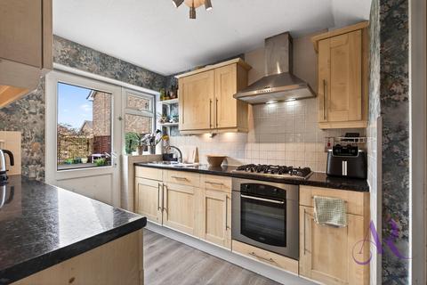 3 bedroom semi-detached house for sale, Carlyle Close, Newport Pagnell