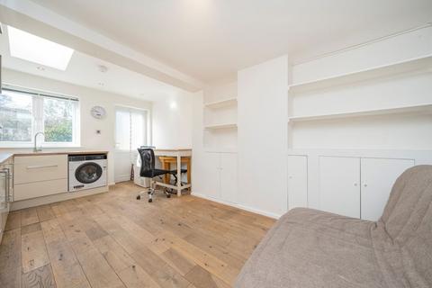 2 bedroom flat to rent, Kingswear Road, London NW5