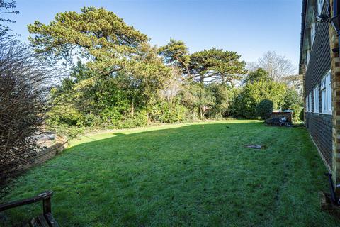 2 bedroom flat for sale, Hollington Court, St. Leonards-On-Sea