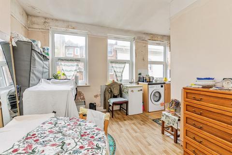 1 bedroom flat for sale, Caves Road, St. Leonards-On-Sea