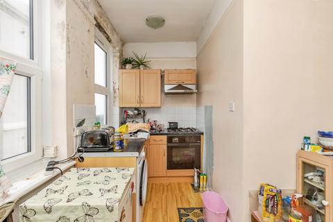 1 bedroom flat for sale, Caves Road, St. Leonards-On-Sea