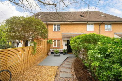 2 bedroom flat to rent, Bunning Way, London N7