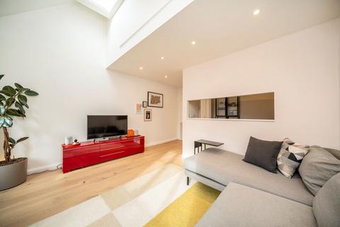 2 bedroom flat to rent, Bunning Way, London N7