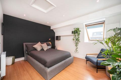 2 bedroom flat to rent, Bunning Way, London N7