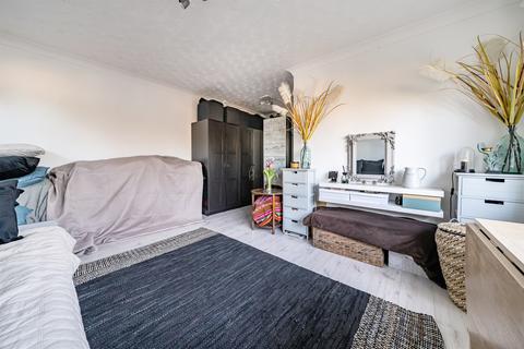 1 bedroom flat for sale, Chase Green Avenue, Enfield
