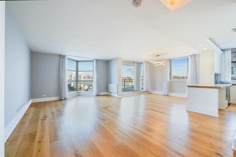 2 bedroom flat to rent, Waterside Point, Battersea, SW11