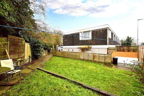1 bedroom in a house share to rent, Lower Meadow, Harlow, Essex, CM18