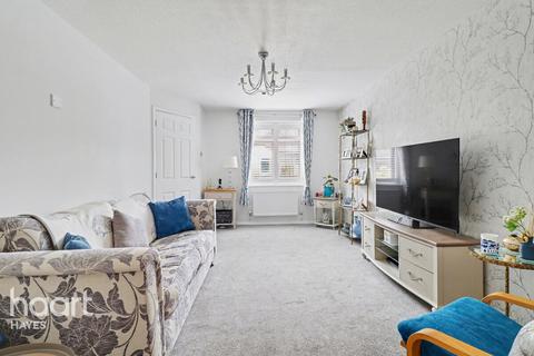 3 bedroom semi-detached house for sale, Telford Way, Hayes