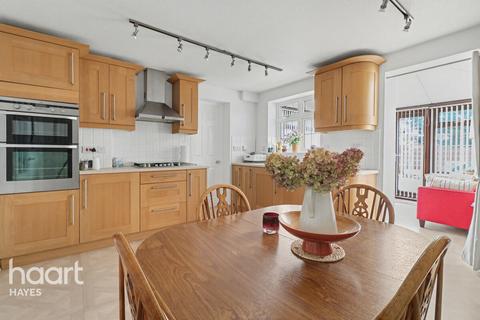 3 bedroom semi-detached house for sale, Telford Way, Hayes