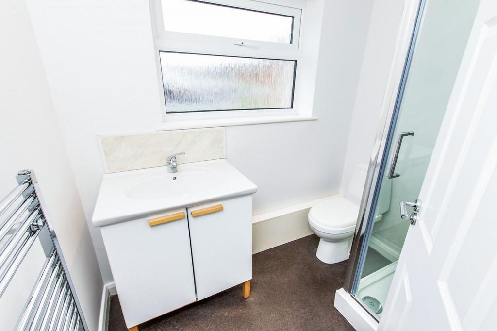 Bathroom (Main)