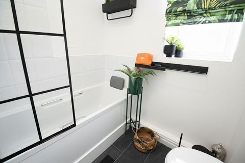 1 bedroom flat for sale, Montonfields Road, Eccles, M30