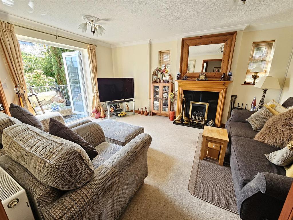 Living Room.jpg