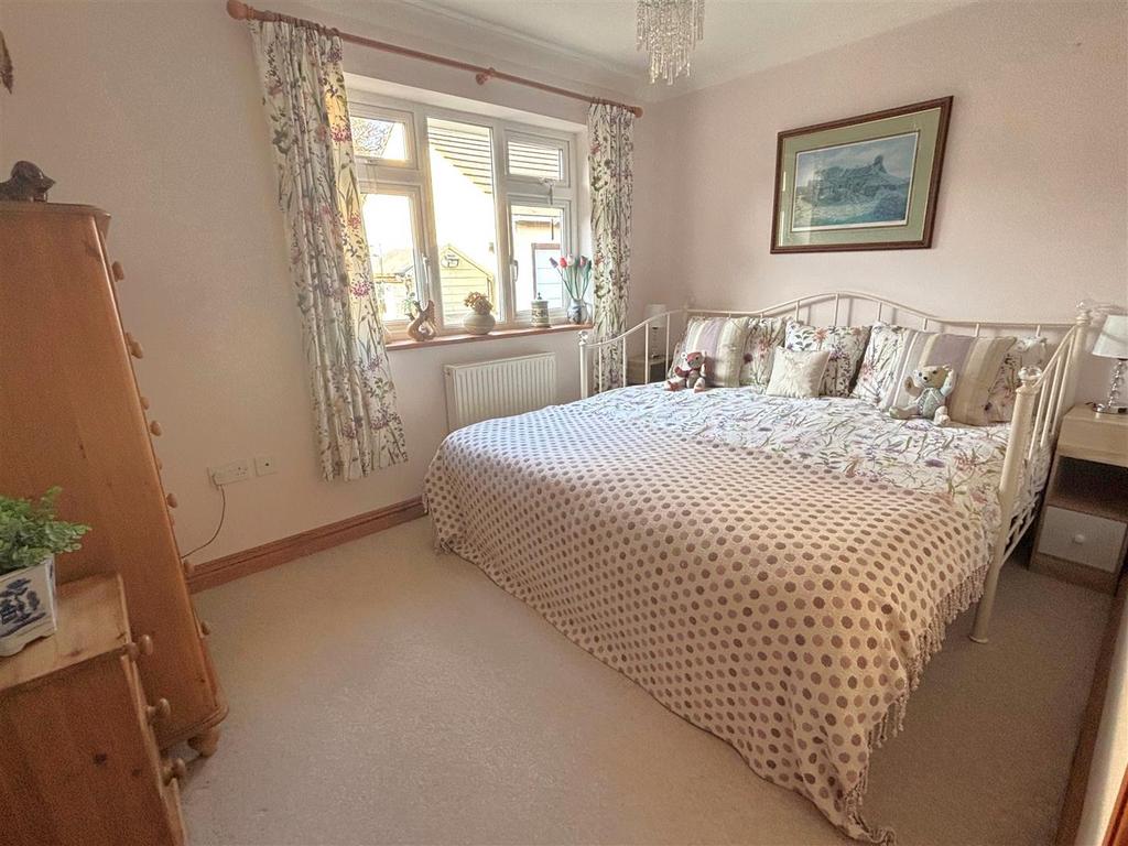 Bedroom 2.jpg
