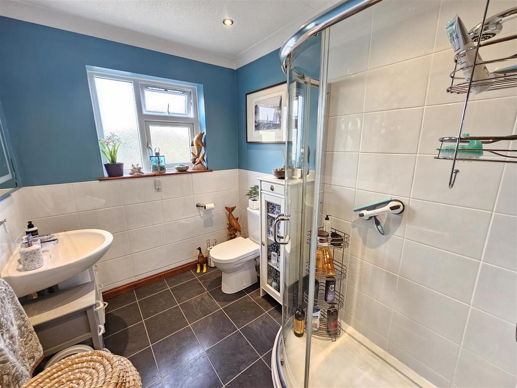 Shower Room.jpg