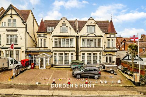 16 bedroom semi-detached house for sale, Grosvenor Road, Westcliff-on-Sea SS0