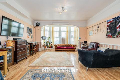 16 bedroom semi-detached house for sale, Grosvenor Road, Westcliff-on-Sea SS0