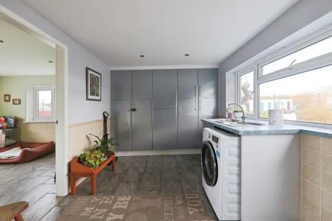 5 bedroom detached house for sale, Thirtleby, Hull, HU11 4LL
