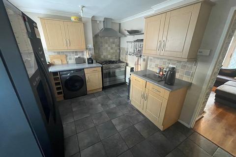 3 bedroom terraced house to rent, Prince Ruperts Way, Lichfield, WS13