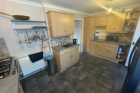 3 bedroom terraced house to rent, Prince Ruperts Way, Lichfield, WS13