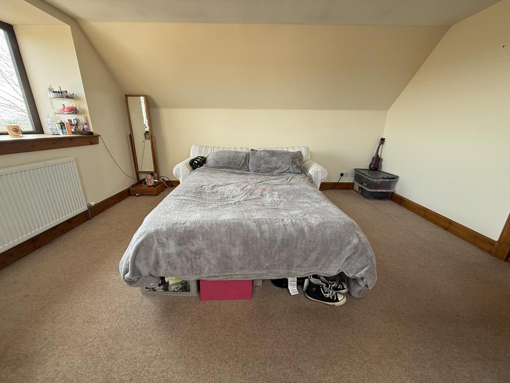 Bedroom 1.JPG