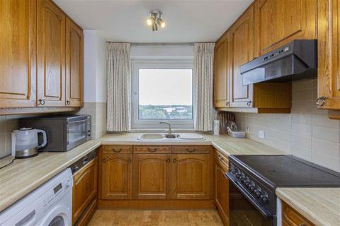 2 bedroom flat to rent, Broom Park, Teddington TW11