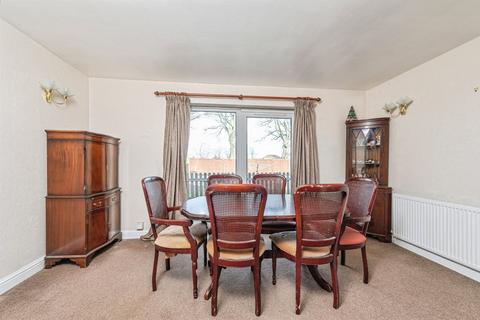 undefined, Castle Mount, DEWSBURY