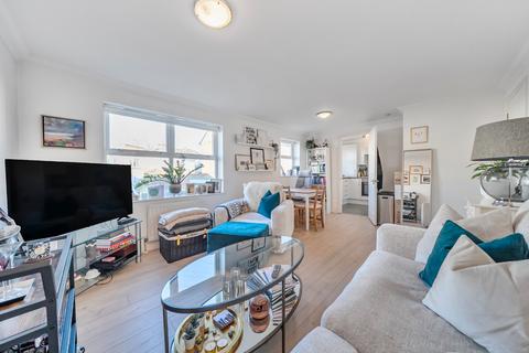 Crescent Lane, Clapham, London, SW4