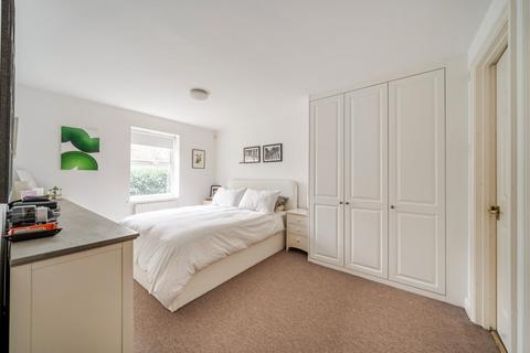 2 bedroom flat for sale, Crescent Lane, Clapham, London, SW4