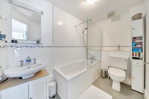 2 bedroom flat for sale, Crescent Lane, Clapham, London, SW4