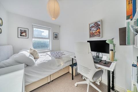 2 bedroom flat for sale, Crescent Lane, Clapham, London, SW4