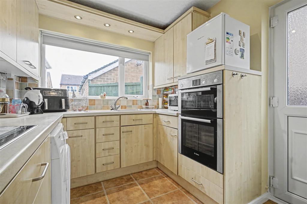 Kitchen 1 2.jpeg