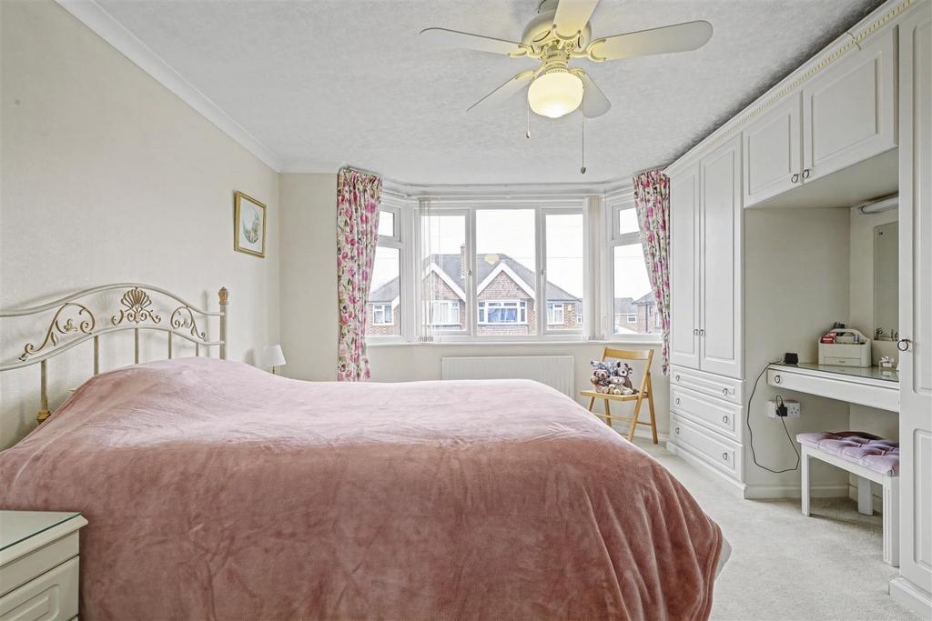 Bedroom 1 2.jpeg