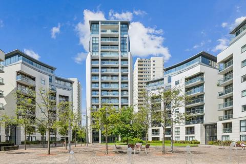 3 bedroom flat for sale, Pump House Crescent, Brentford TW8