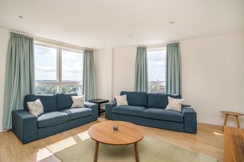 3 bedroom flat for sale, Pump House Crescent, Brentford TW8