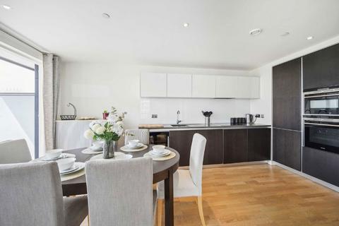 3 bedroom flat for sale, Pump House Crescent, Brentford TW8