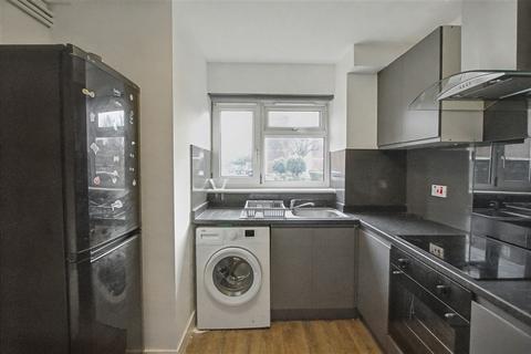 undefined, St. Saviours Estate, London