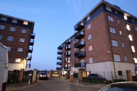 3 bedroom flat to rent, Gravesend, DA11 0DD