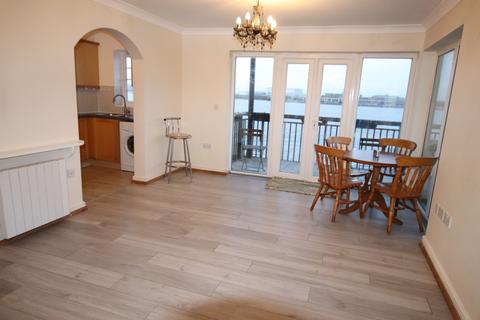 3 bedroom flat to rent, Gravesend, DA11 0DD