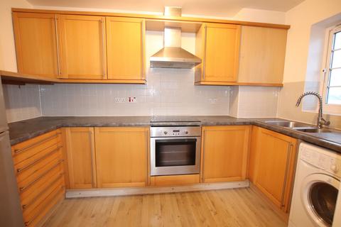 3 bedroom flat to rent, Gravesend, DA11 0DD