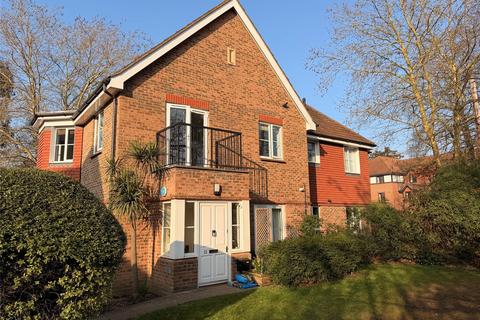 2 bedroom apartment to rent, Wey Road, Weybridge, Surrey, KT13