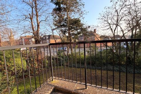 2 bedroom apartment to rent, Wey Road, Weybridge, Surrey, KT13