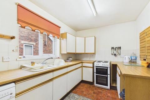 2 bedroom flat for sale, Applegarth Mews, Crescent Street, Cottingham, HU16 5SS